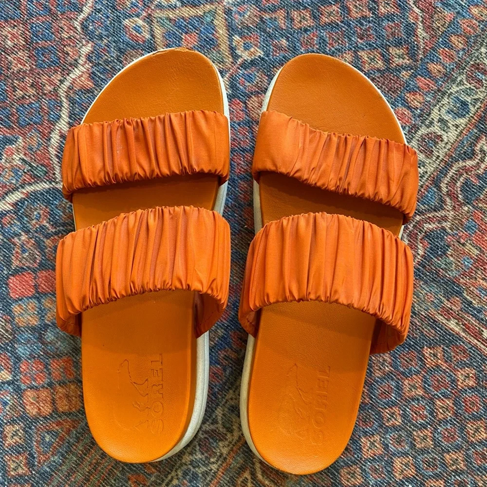 Sorel Roaming Double-Strap Ruched Slide Sandals-orange/scuff on toes see pic-GUC - Picture 4 of 7